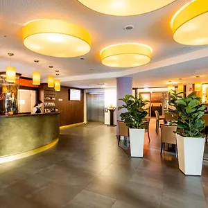 Otel Stadthotel Am Roemerturm